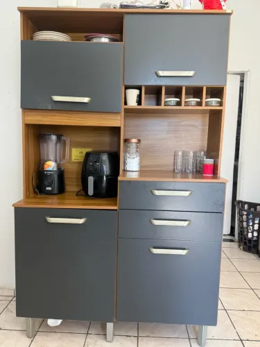 Vende-se armário seminovo