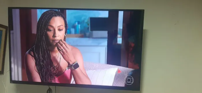 Tv 48 polegadas com net flix e YouTube.não tem Globo play