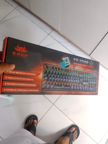 Teclado Mecânico KNUP seminovo (90,00)