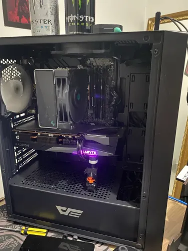 Vende se pc gamer
