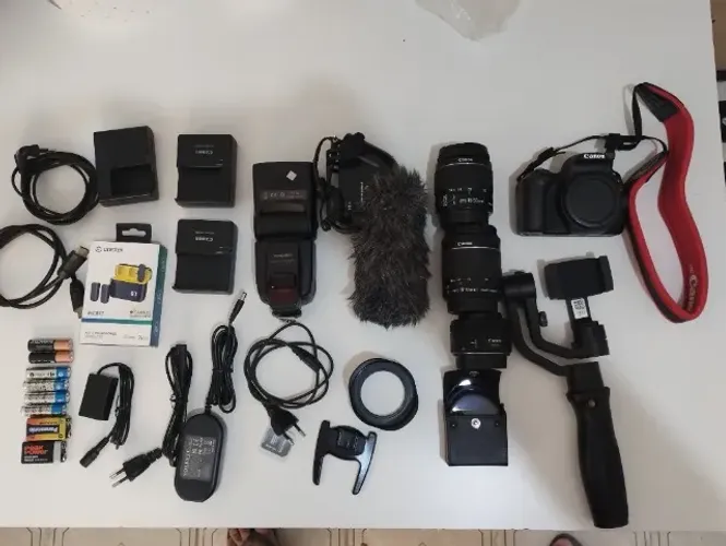 KIT COMPLETO Canon SL2 Rebel + 3 Lentes + Flash + Gimbal + Microfones
