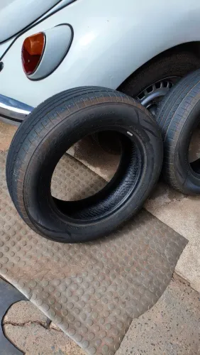 Par de pneu