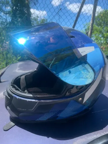 Vendo capacete x11 tam 58