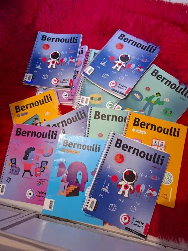 Livros BERNOULLI 1 série do Ensino medio usado