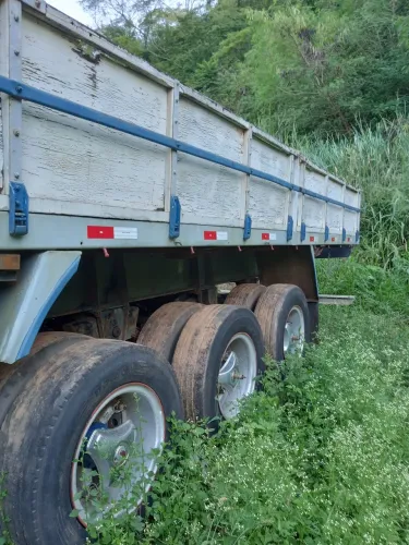 Carreta Kroner carga seca