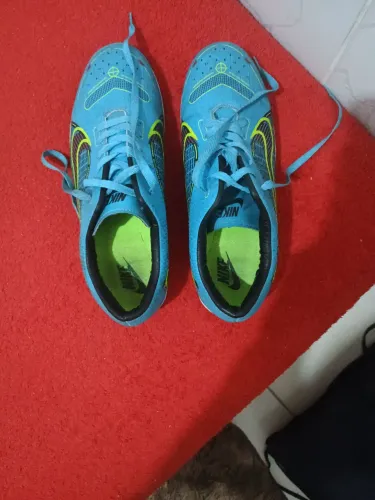 Chuteira futsal 42