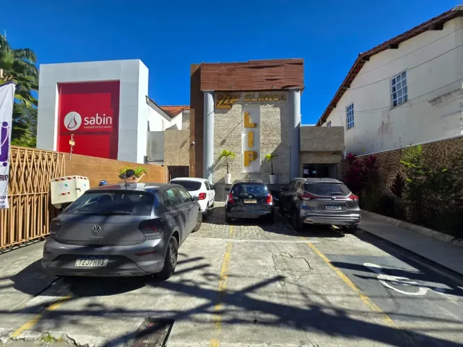 Imóvel comercial para aluguel com 600 metros quadrados com 13 quartos em Canela - Salvador