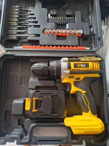 PARAFUSADEIRA E FURADEIRA 21V COM ACESSÓRIOS