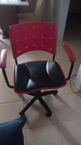 Cadeira de escritório.