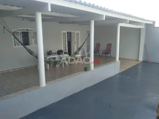Casa com 3 Quartos e 1 Suíte na Vila Itatiaia Goiânia