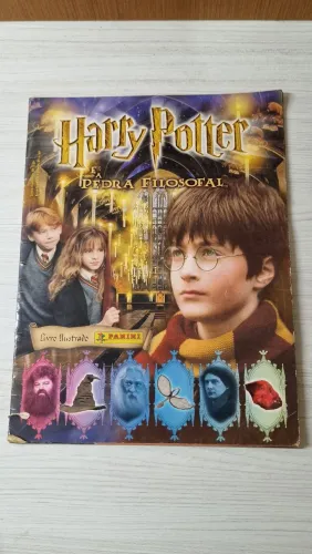 Álbum figurinhas Harry Potter e a pedra filosofal, livro ilustrado da Panini