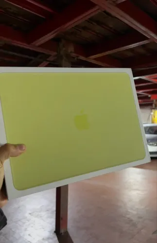 MacBook Neo Amarelo cítrico 8/256GB