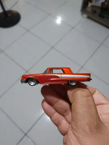 Hot Wheels '58 Ford Thunderbird