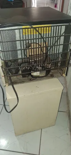 Vende-se frigobar 