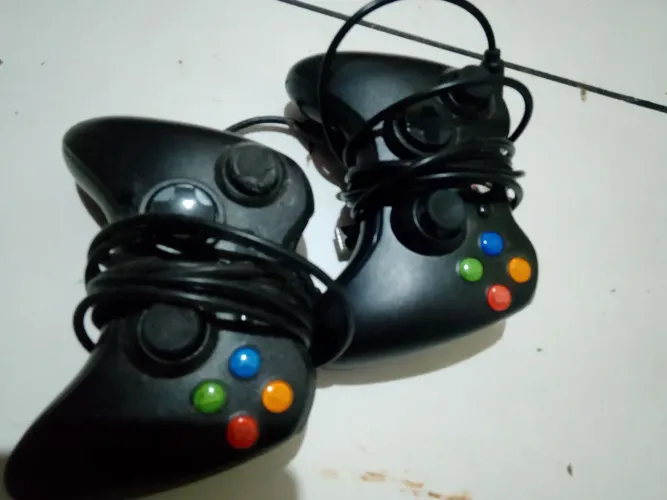 Controle Xbox USB, um par completo e novos.