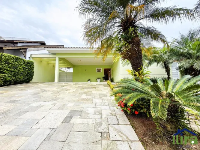 Casa Para Locacao de 350mts., 4 Suites, Piscina e 6 Vagas, Residencial Melville, Santana d