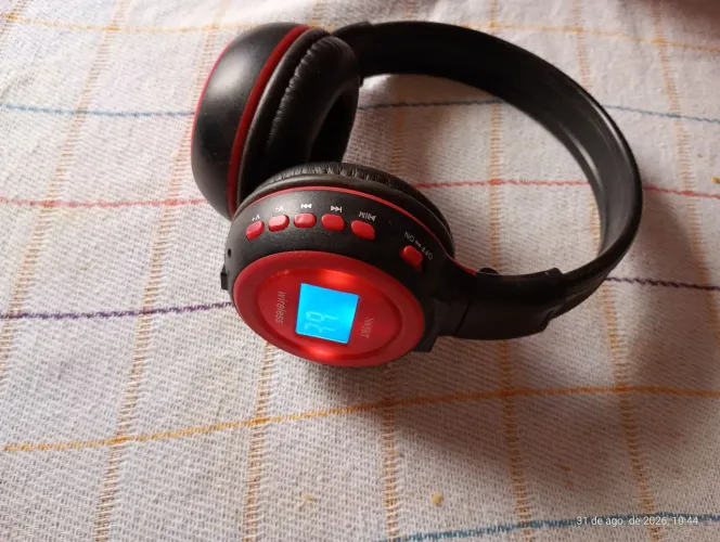 Vende-se fone de ouvido via Bluetooth rádio FM completo