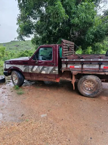 F1000 boa pra trabalhar 
