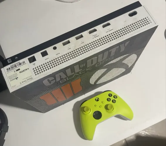 Vendo Xbox One S 1TB
