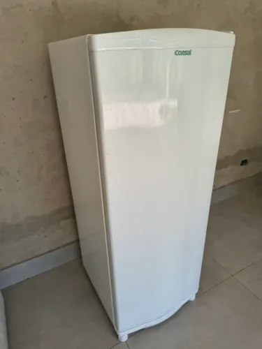 Geladeira Consul branca degelo seco 1 porta 127v novíssima