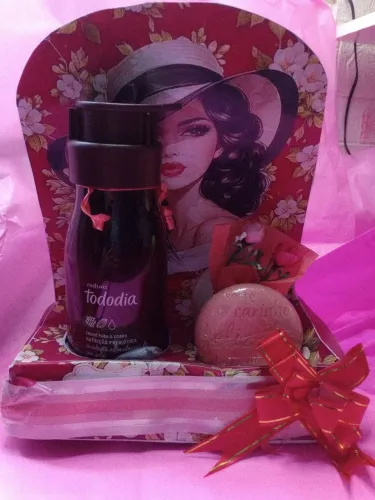 Kit promocional natura todo dia  creme corporal+ sabonete 