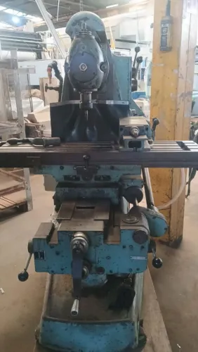 FRESADORA BRIDGEPORT ,ACOMPANHA MOTOR DA MESA.