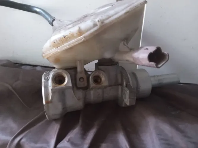 Cilindro mestre freio peugeot 307 2.0 ( retirar)