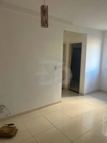 Apartamento no Condomínio Vila Real com 2 Quartos, Varanda, Garagem e Lazer
