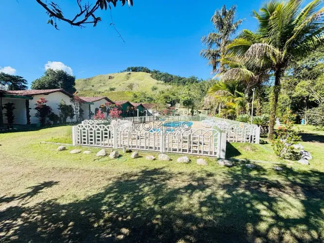 Fundo de comércio com 17 quartos, Sertão da Quina, Ubatuba - R$ 3.8 mi, Cod: 3006