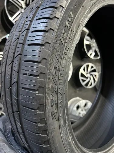 Pneus 235/45/19 Pirelli scorpion por 500$ cada seminovos instalados