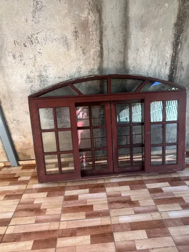 Janela de madeira