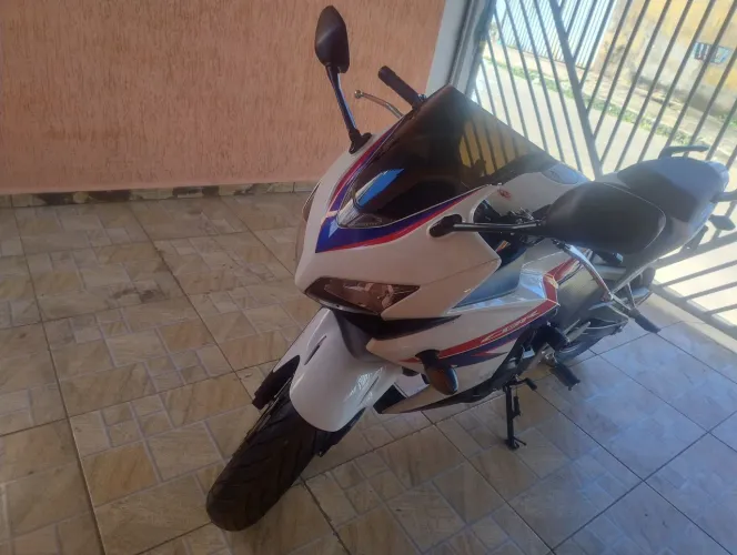 Vendo essa linda máquina