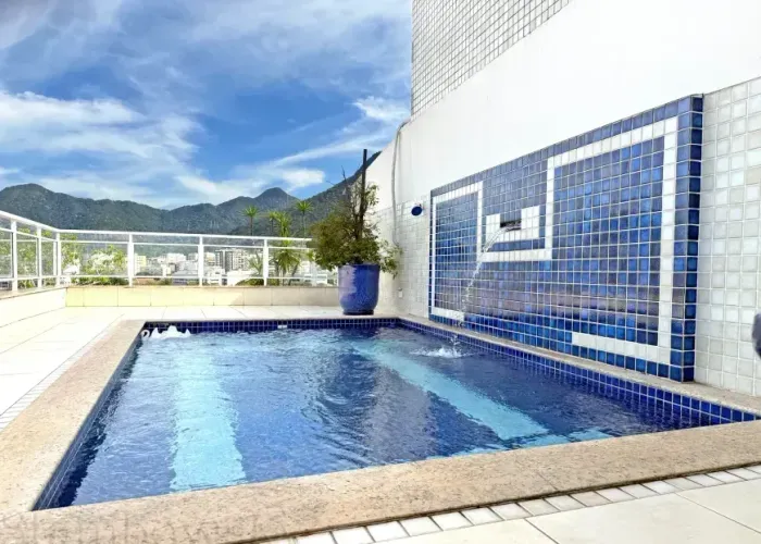 VENDE-SE COBERTURA DE LUXO LINEAR NA LAGOA