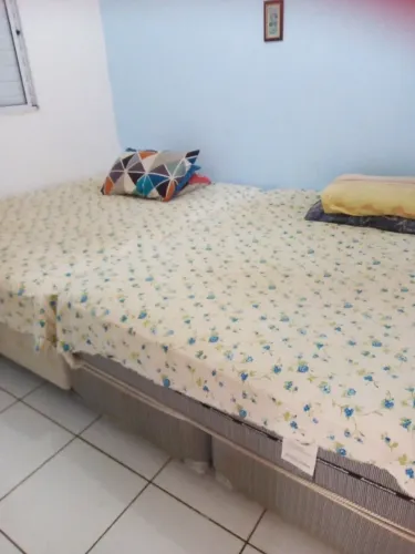 Cama, estufa, geladeira, mesa, fogão e outros