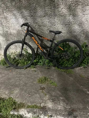 Bicicleta Preto e laranja Com marcha