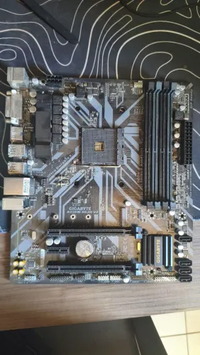 Placa mãe b450 COM DEFEITO