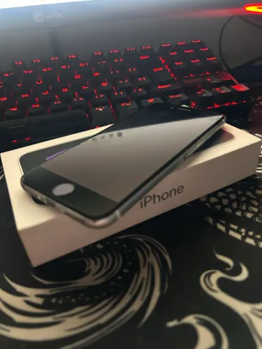 IPhone SE 2 Geração 2020 (LEIA A DESCRIÇÃO)