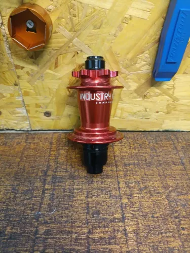 Cubo traseiro Industry Nine Torch XD 12x35mm 