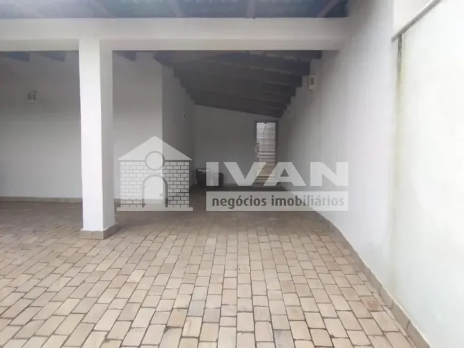 Casa com 400m² para locação no bairro Fundinho