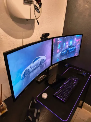 2 Monitores Samsung FHD Tela Curva 24 polegadas + suporte articulado de mesa de brinde