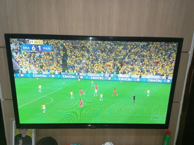 Vendo TV LG plasma 50 polegadas NÃO É SMART valor 250,00 