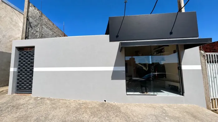 Casa Térrea com Salão Comercial e Amplo Quintal à Venda ? Vila Barão, Sorocaba/SP