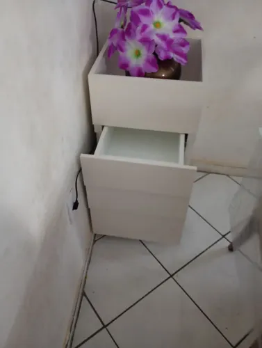 Enfeito colocar que você quiser planta fotos tem 3 gaveta 