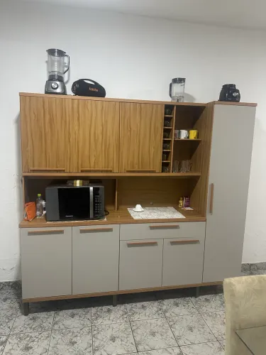 VENDE-SE ARMÁRIO
