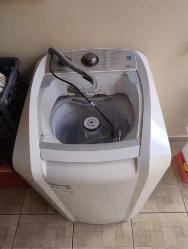 VENDE-SE MAQUINA COLORMAQ 12KG