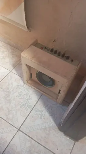 Caixa de som amplificada 