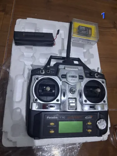 Controle transmissor e receptor futaba