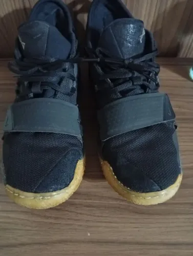 Tênis Nike de basquete 42