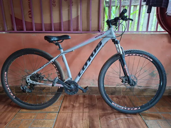 Vendo essa bicicleta Lotus aro 29