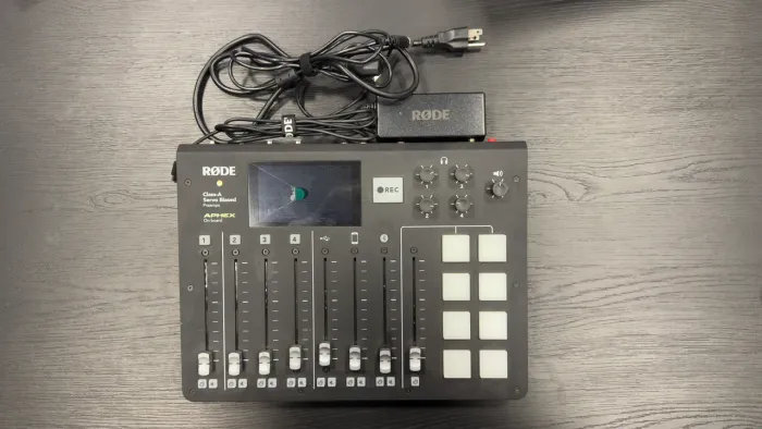Rode RODECaster Pro, 4 Podcast Production Studio 